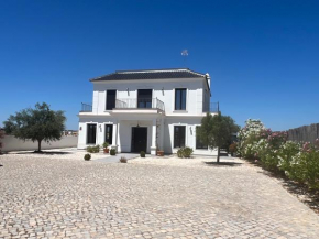 The White House, Huelva
